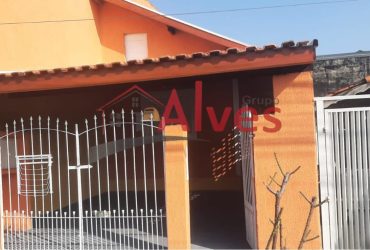 Casa Jardim Cerejeiras (4 quartos, 2 banheiros)